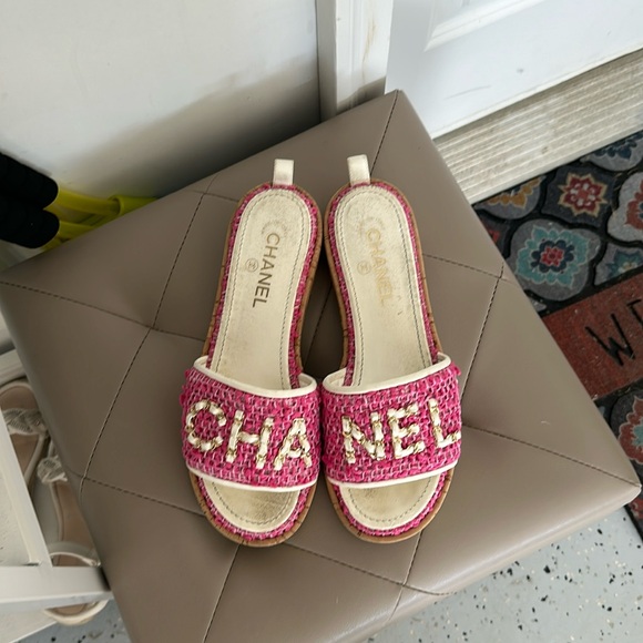 CHANEL Pink Woven Logo Slide Sandals - Picture 10 of 10